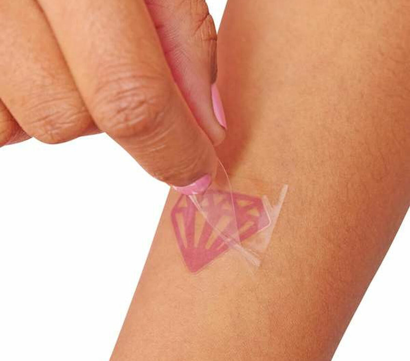 V5H19DDE2B93801EEC61E50BEC15218A6EBR6843775P4