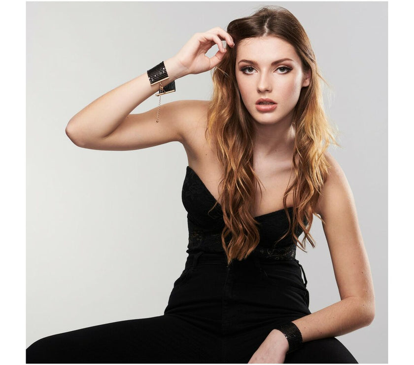 V5H8B59123E9C1ED320D7E3C25739B143B5R4663528P5