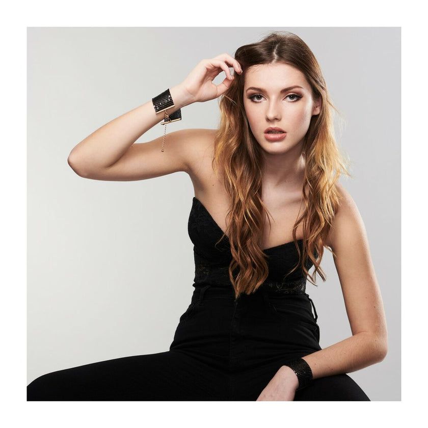 V6H8B59123E9C1ED320D7E3C25739B143B5R4663528P5